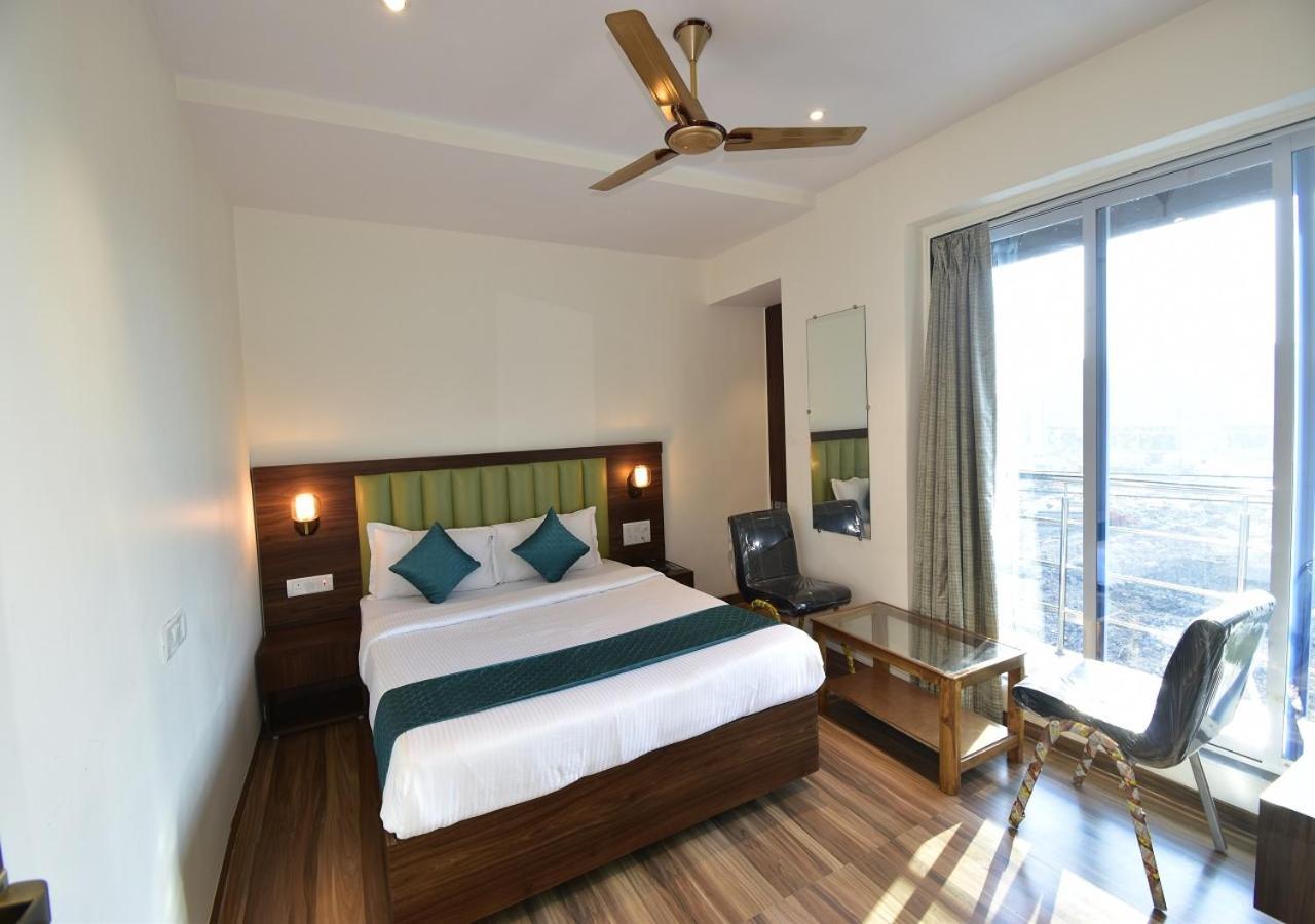 Hotel Candor Amigo Airoli Mind Space Navi Mumbai Exterior foto